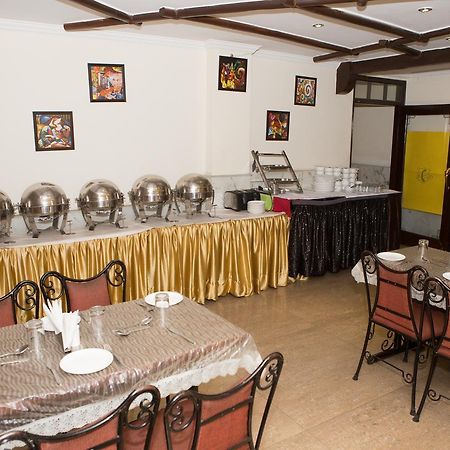 The Crest Inn Delhi  Eksteriør bilde