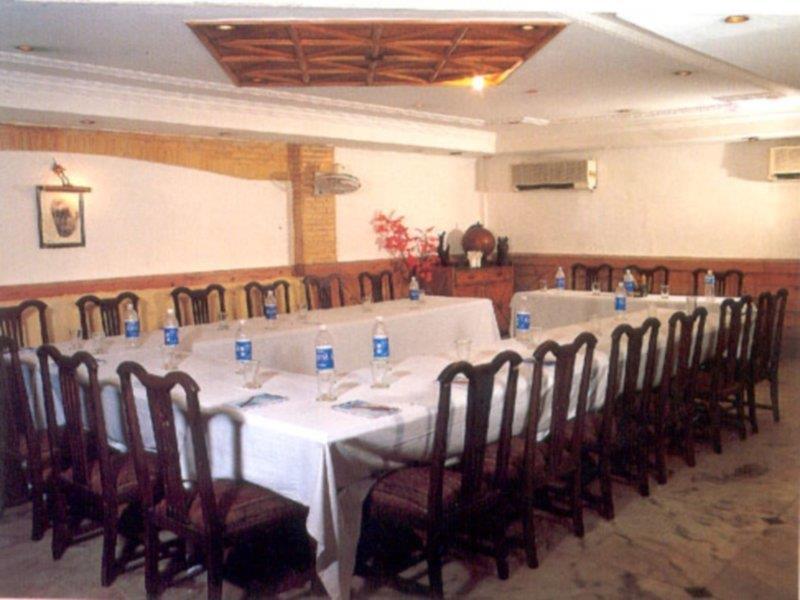 The Crest Inn Delhi  Eksteriør bilde