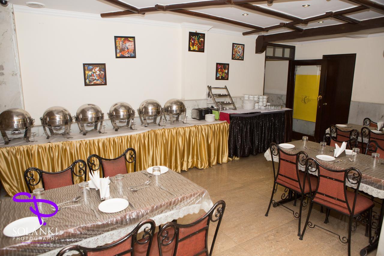 The Crest Inn Delhi  Eksteriør bilde