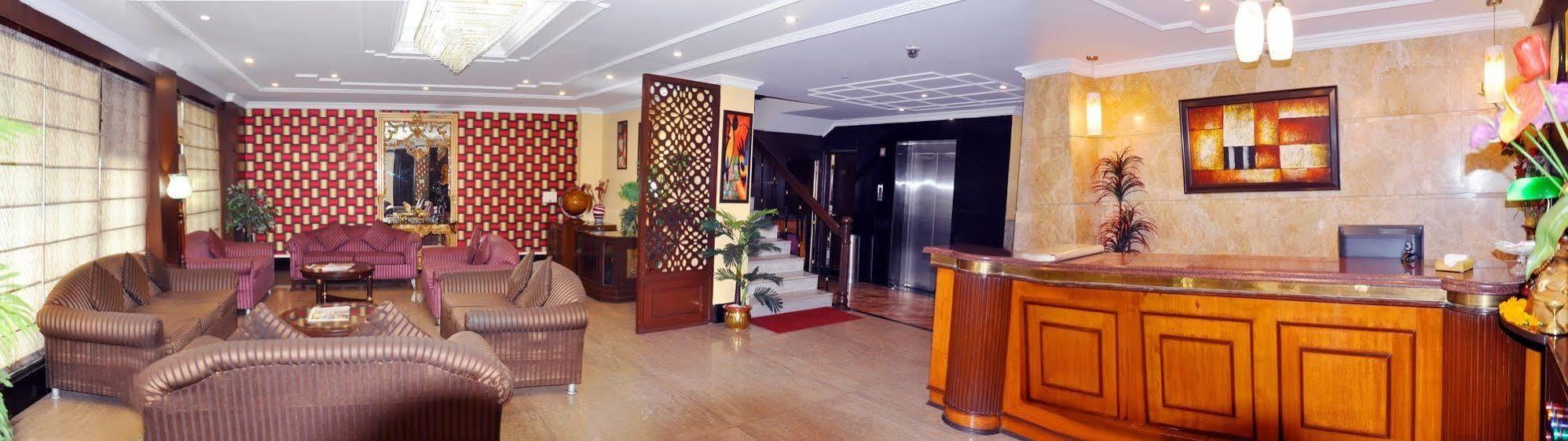 The Crest Inn Delhi  Eksteriør bilde