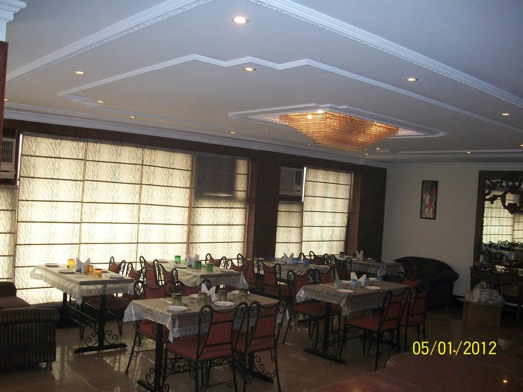 The Crest Inn Delhi  Eksteriør bilde